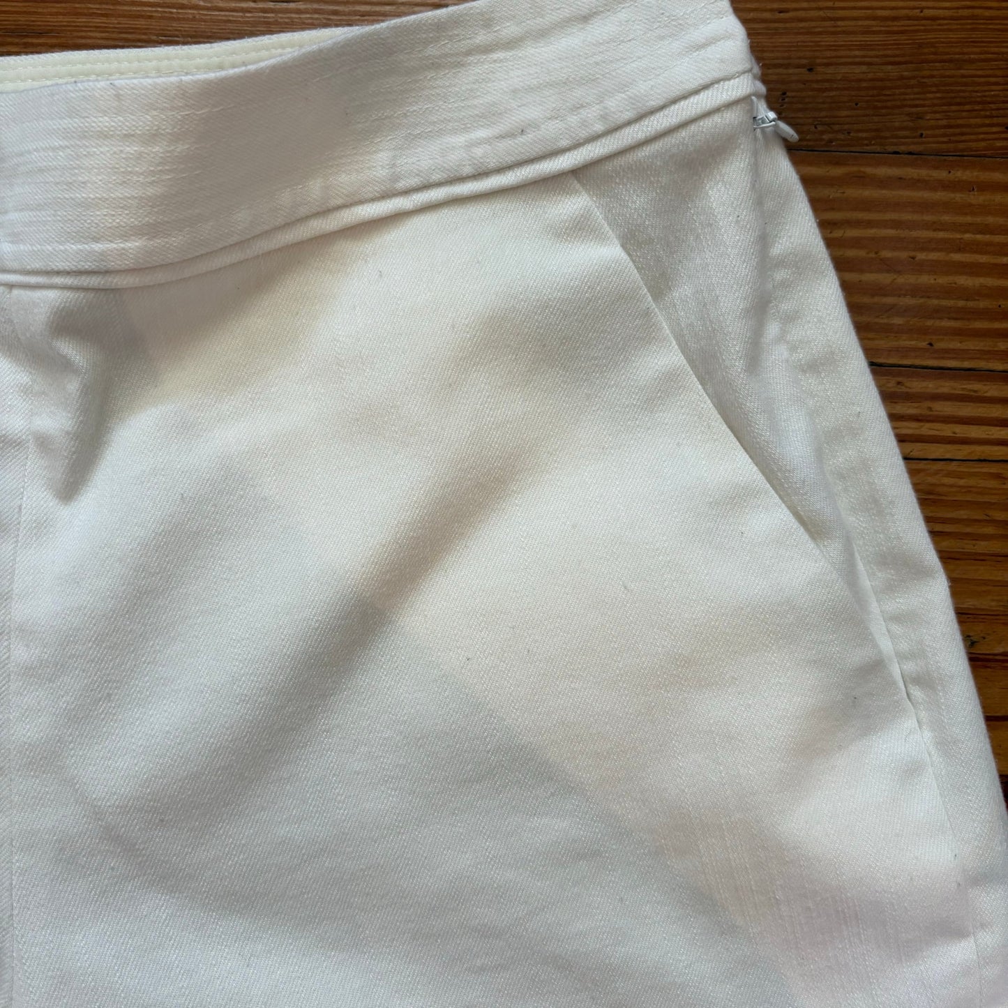 Hunter Bell ivory lined high rise linen zipper side shorts SIZE 2