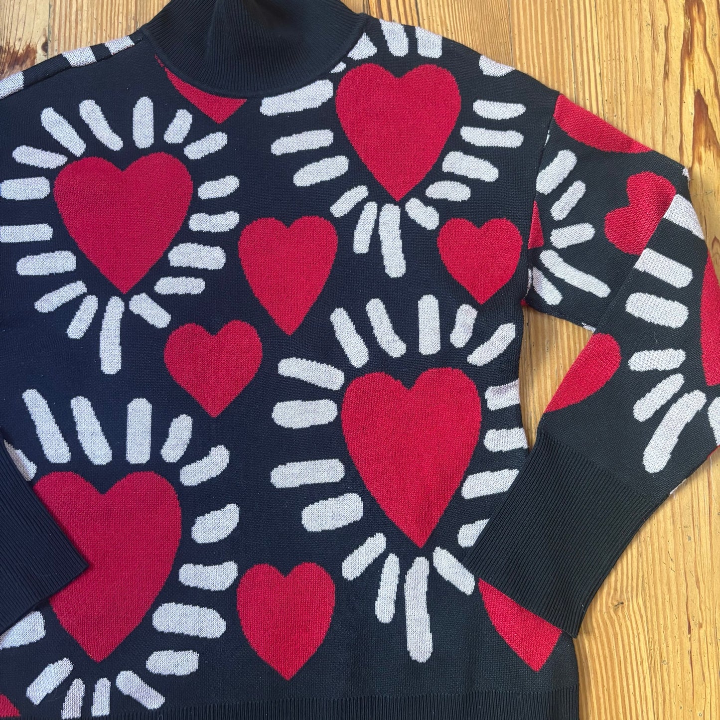 A Love Story black red abstract heart graphic turtleneck sweater SIZE L