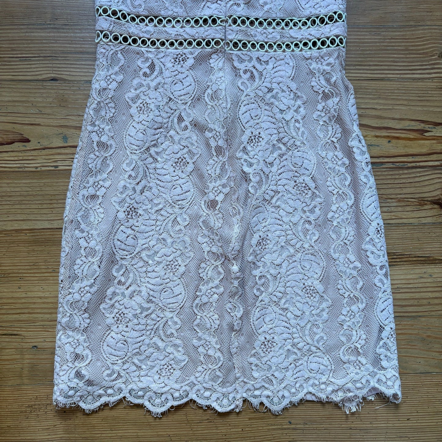 Storia light blush pink lace cutout sleeveless mini dress SIZE M