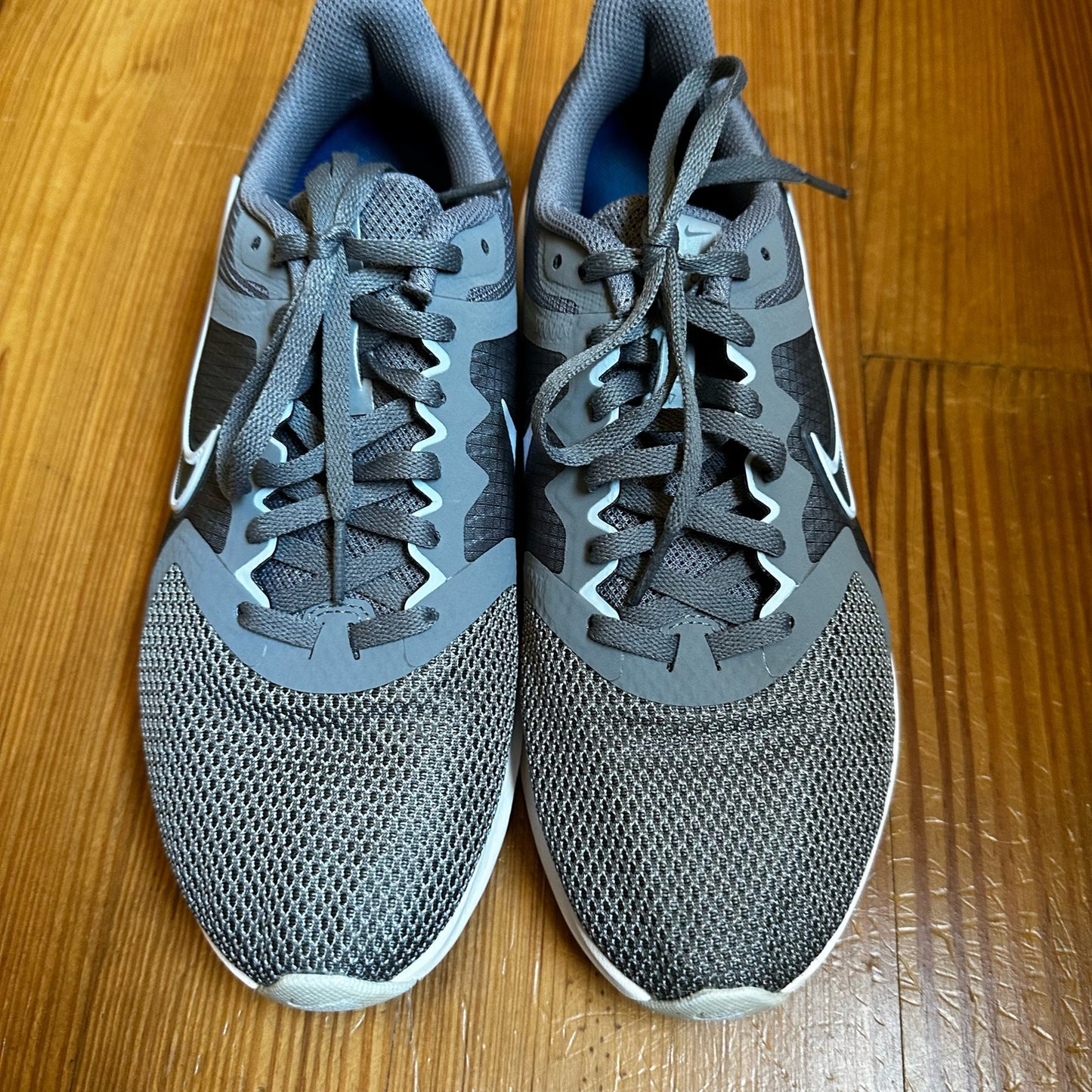 Nike Downshifter 11 gray running sneakers SIZE 9