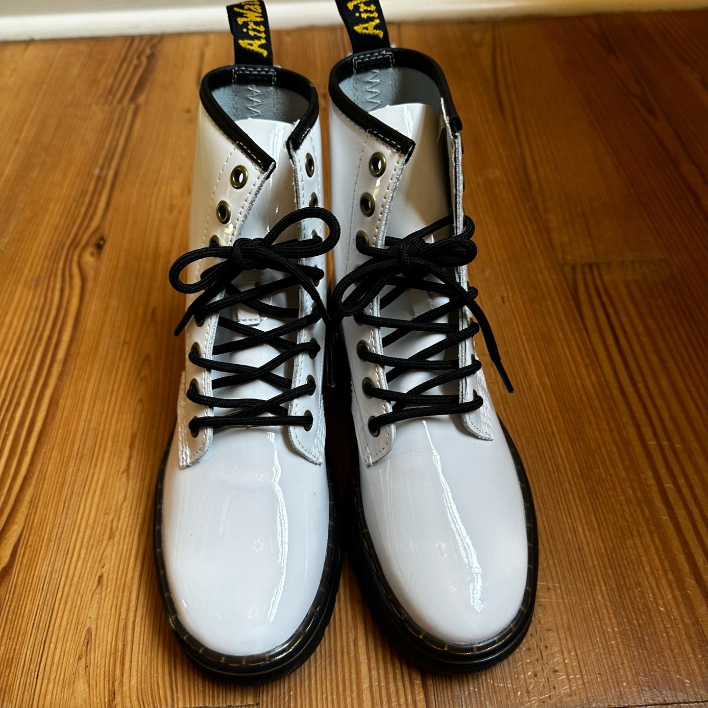 NWT Dr. Martens white patent leather classic combat boot SIZE W6 M5