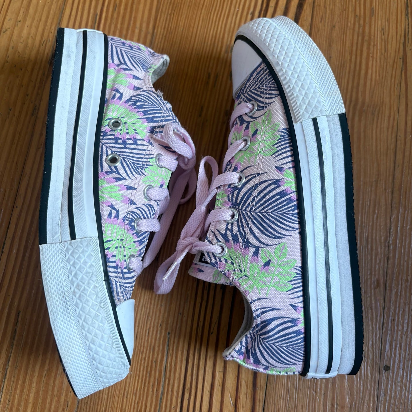 Converse All Star low top purple foliage low top girls platform sneakers SIZE 3