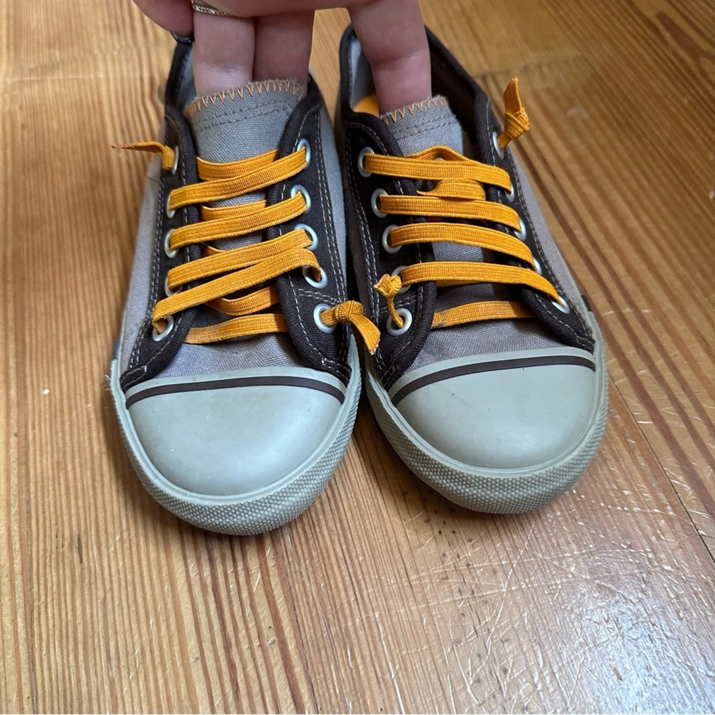 Umi Jett B II kids low top sneakers SIZE 13