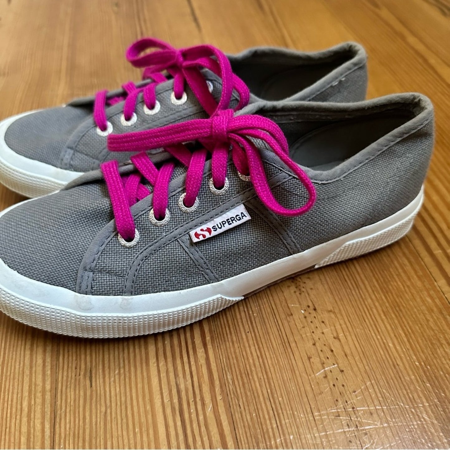 Superga gray canvas pink laces low top sneaker SIZE 37.5/ 7