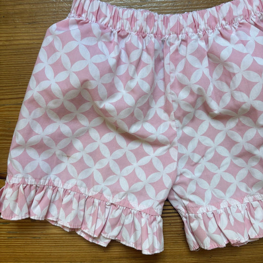 Shrimp & Grits Kids pink geometric ruffle trim girls shorts SIZE 2T