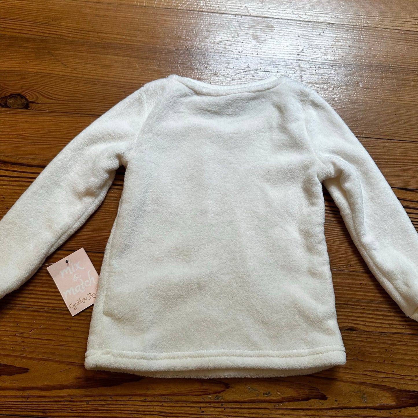 NWT Cynthia Rowley white fleece sequin snowflake sweater SIZE 4