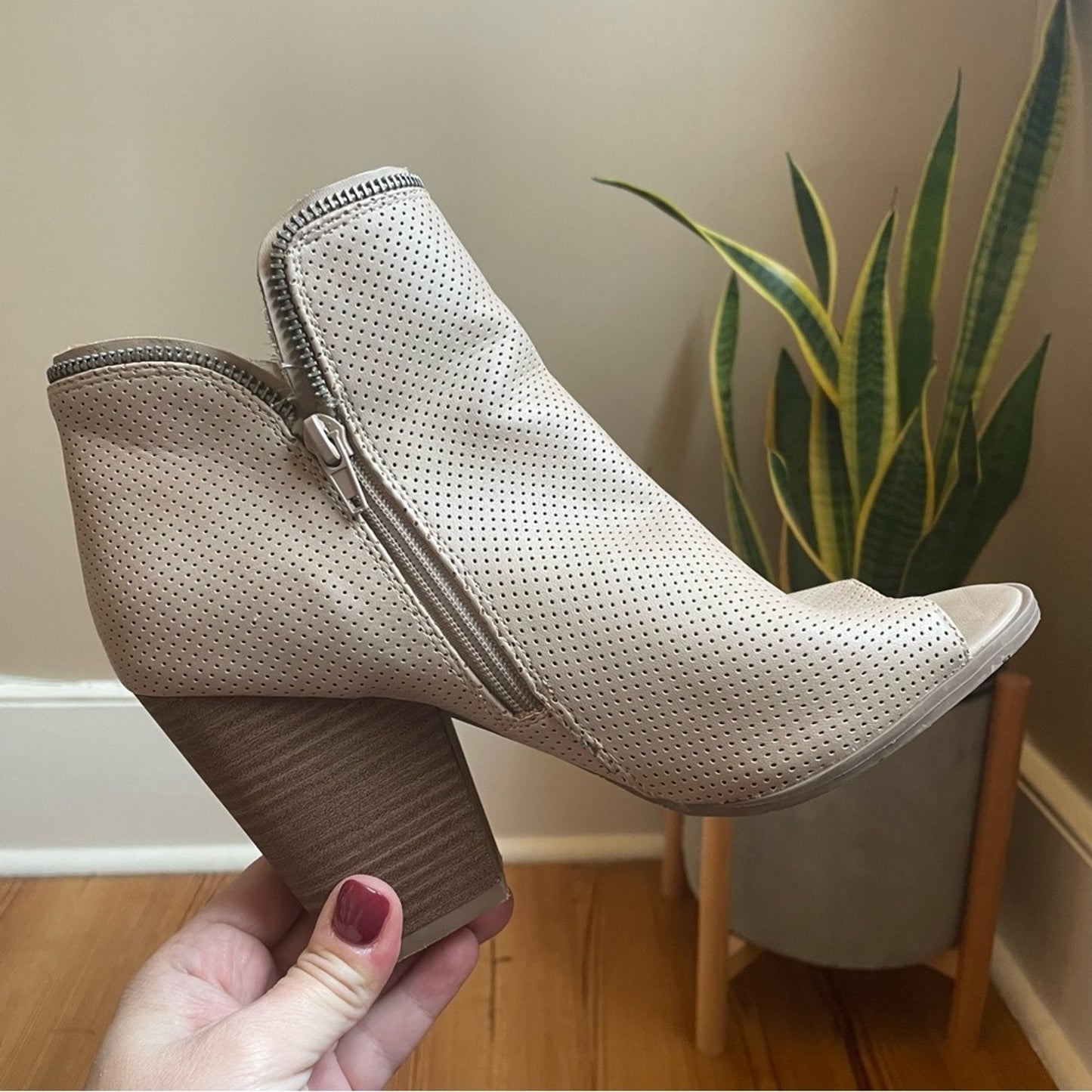 Dolce Vida faux leather beige heeled peep toe bootie SIZE 8.5
