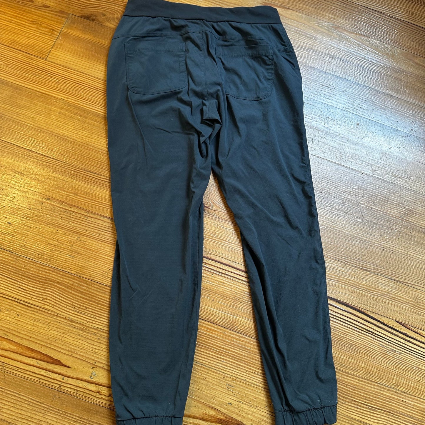 Athleta dark gray nylon trouser straight leg athletic pant SIZE 4