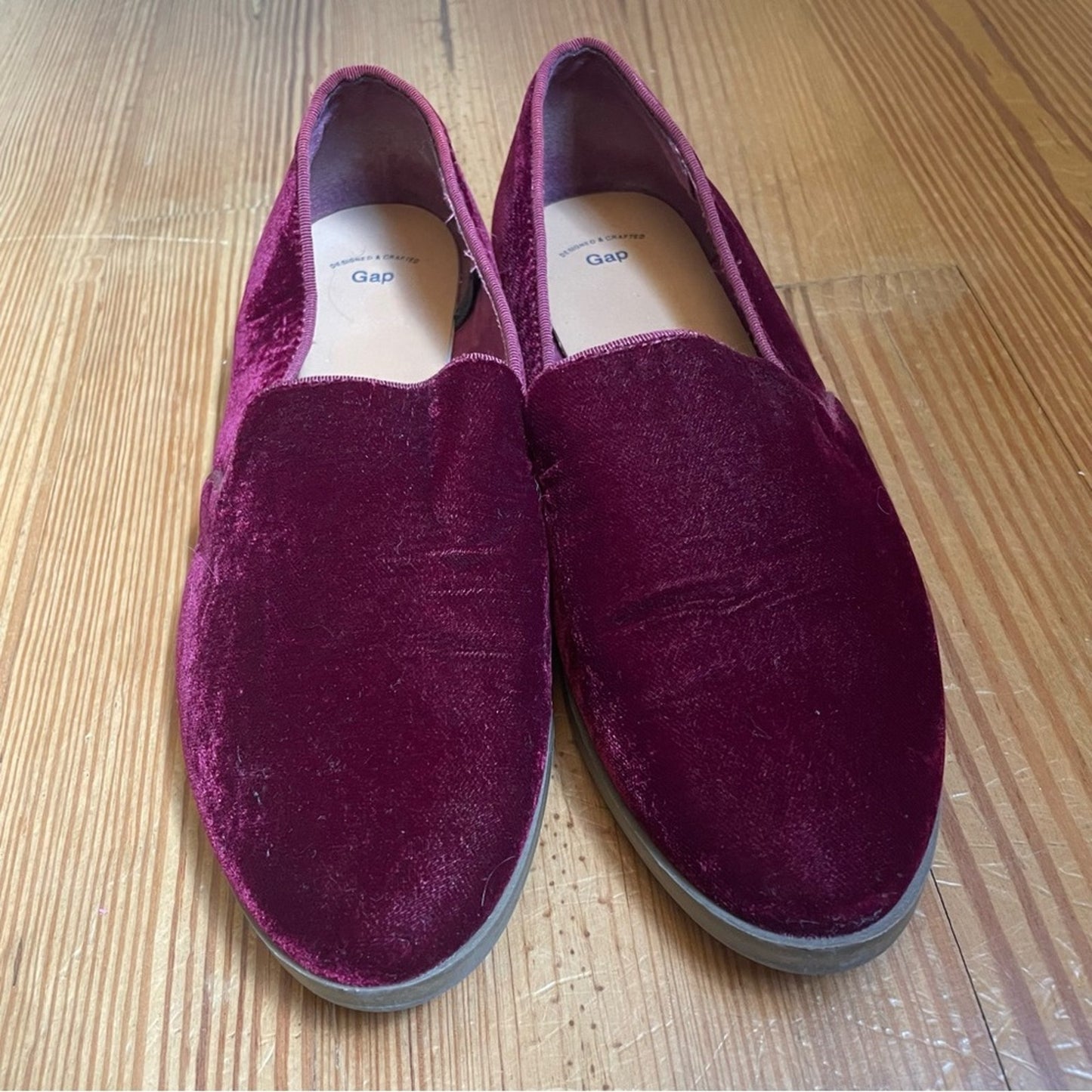 Gap maroon burgundy velvet pointed toe flats SIZE 7