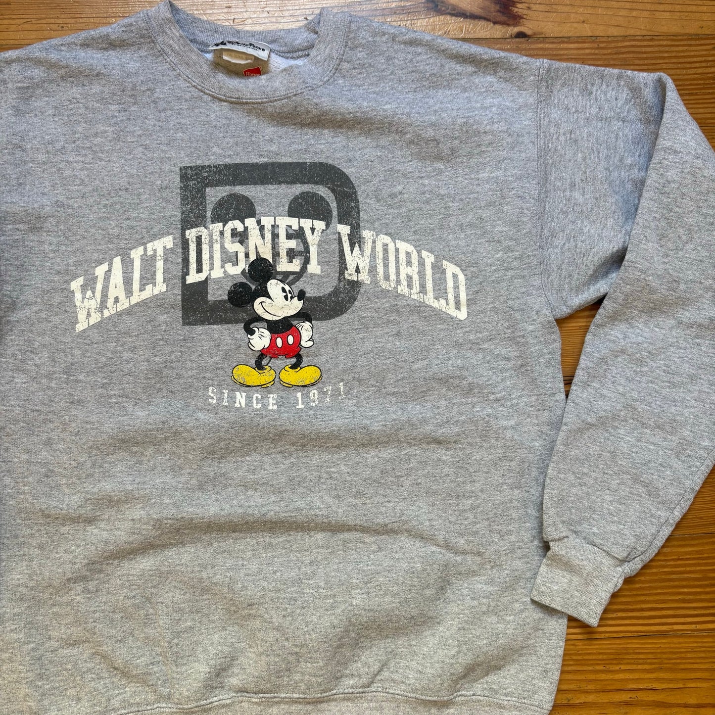 Hanes Disney Mickey Mouse Disney World graphic light gray crew sweatshirt SIZE S