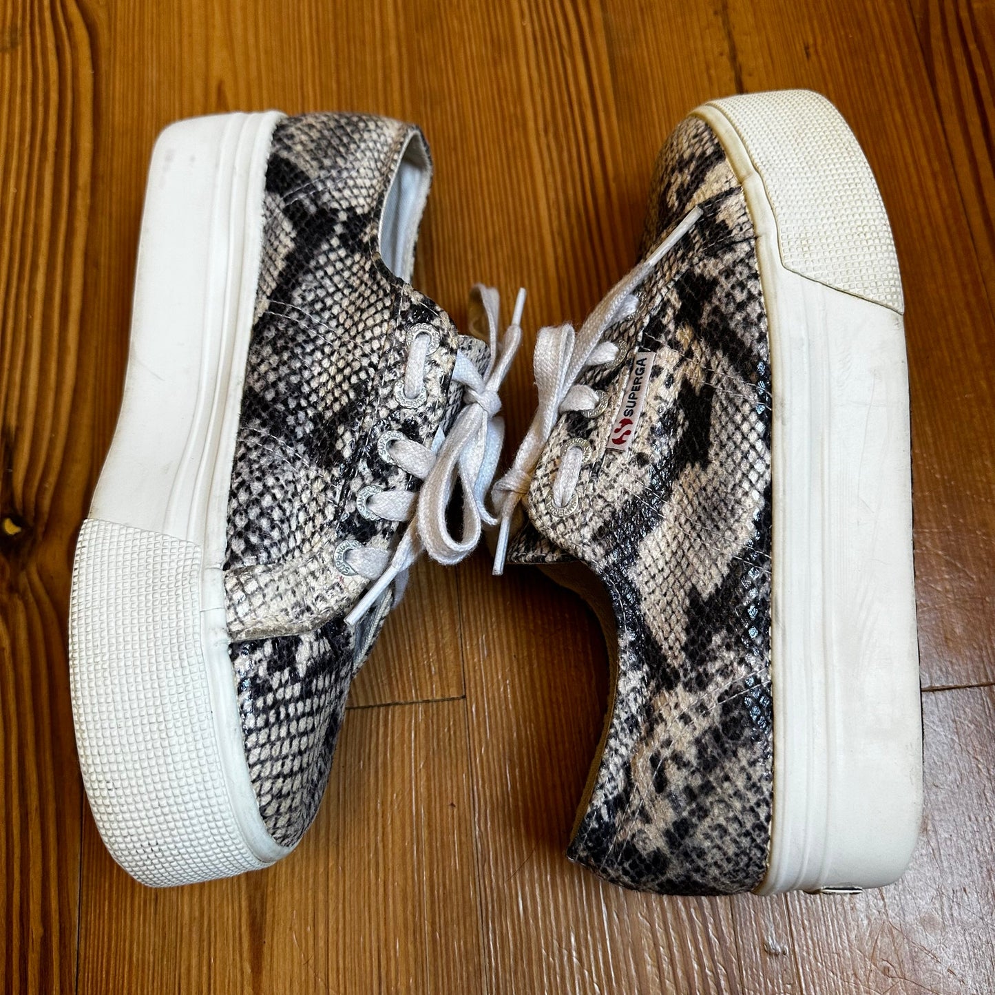 Superga gray cream snakeskin upper platform lace low top sneakers SIZE 7