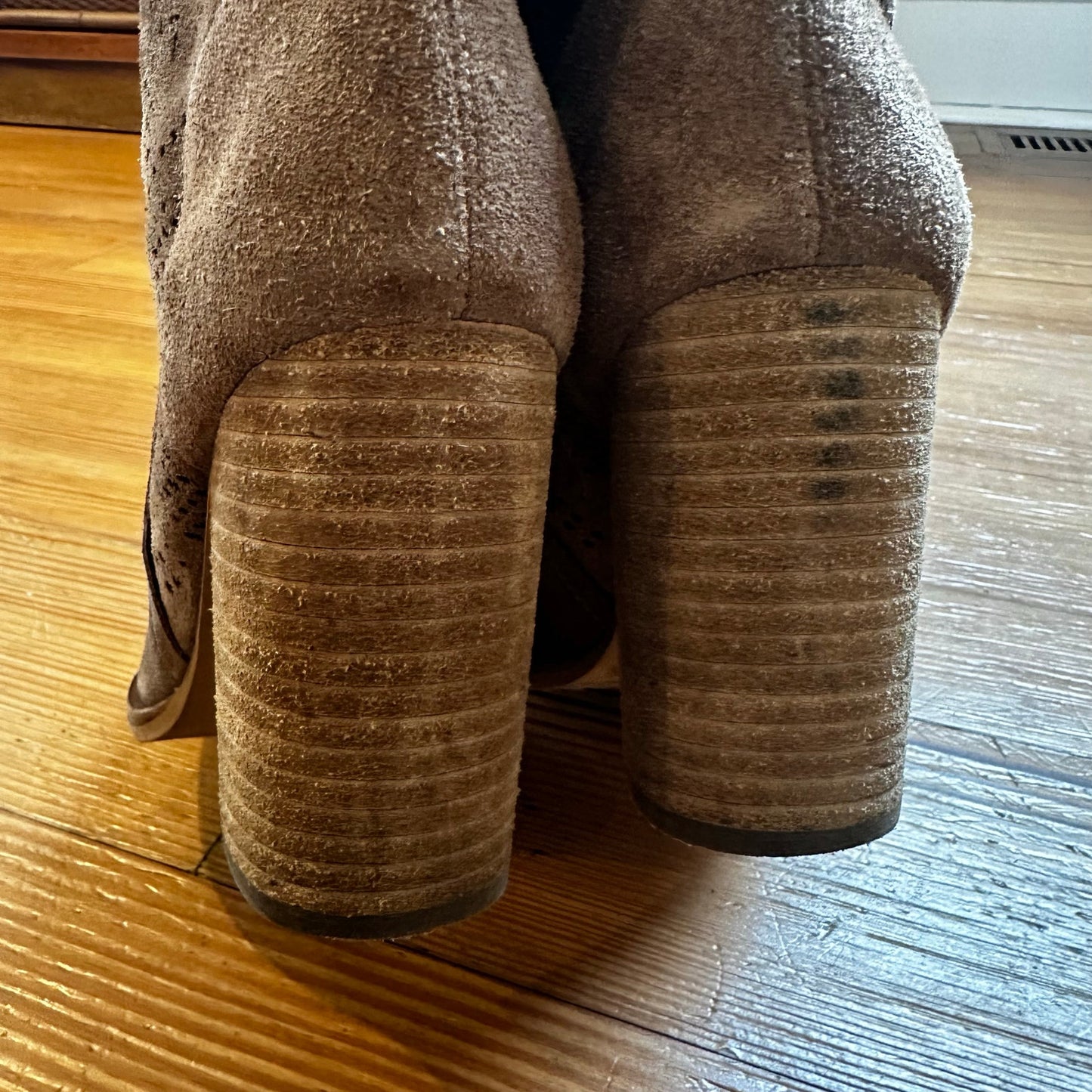 Vince Camuto brown heeled pointed toe ankle boots SIZE 8