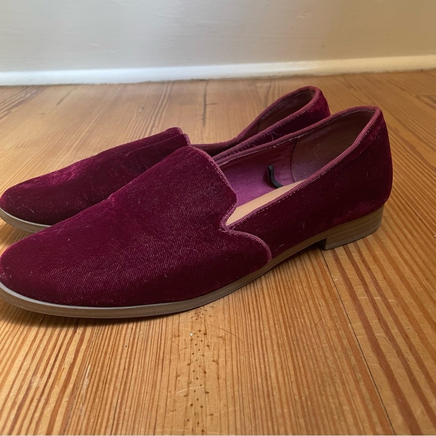 Gap maroon burgundy velvet pointed toe flats SIZE 7