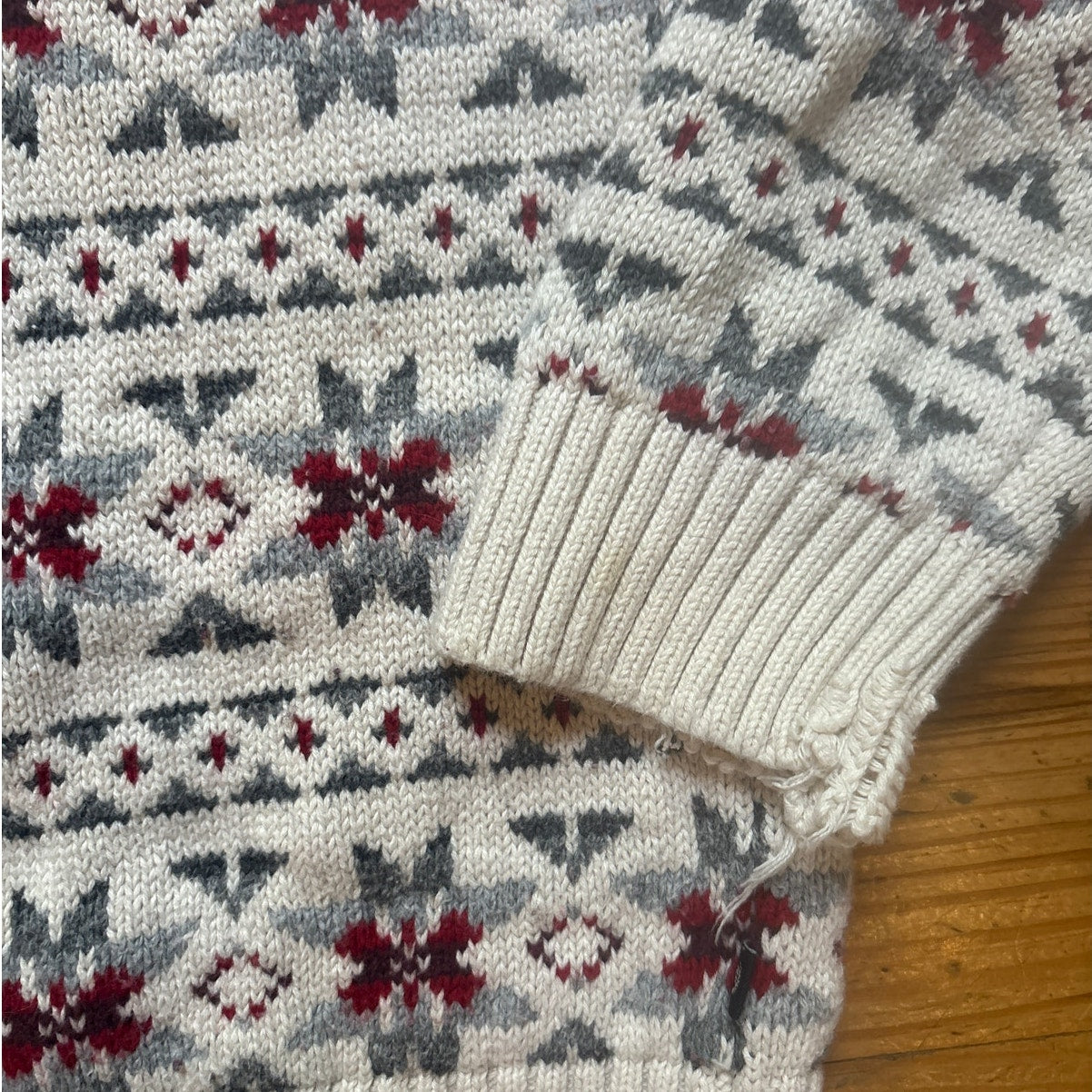 Chaps winter beige snowflake pattern mens crew sweater SIZE LT