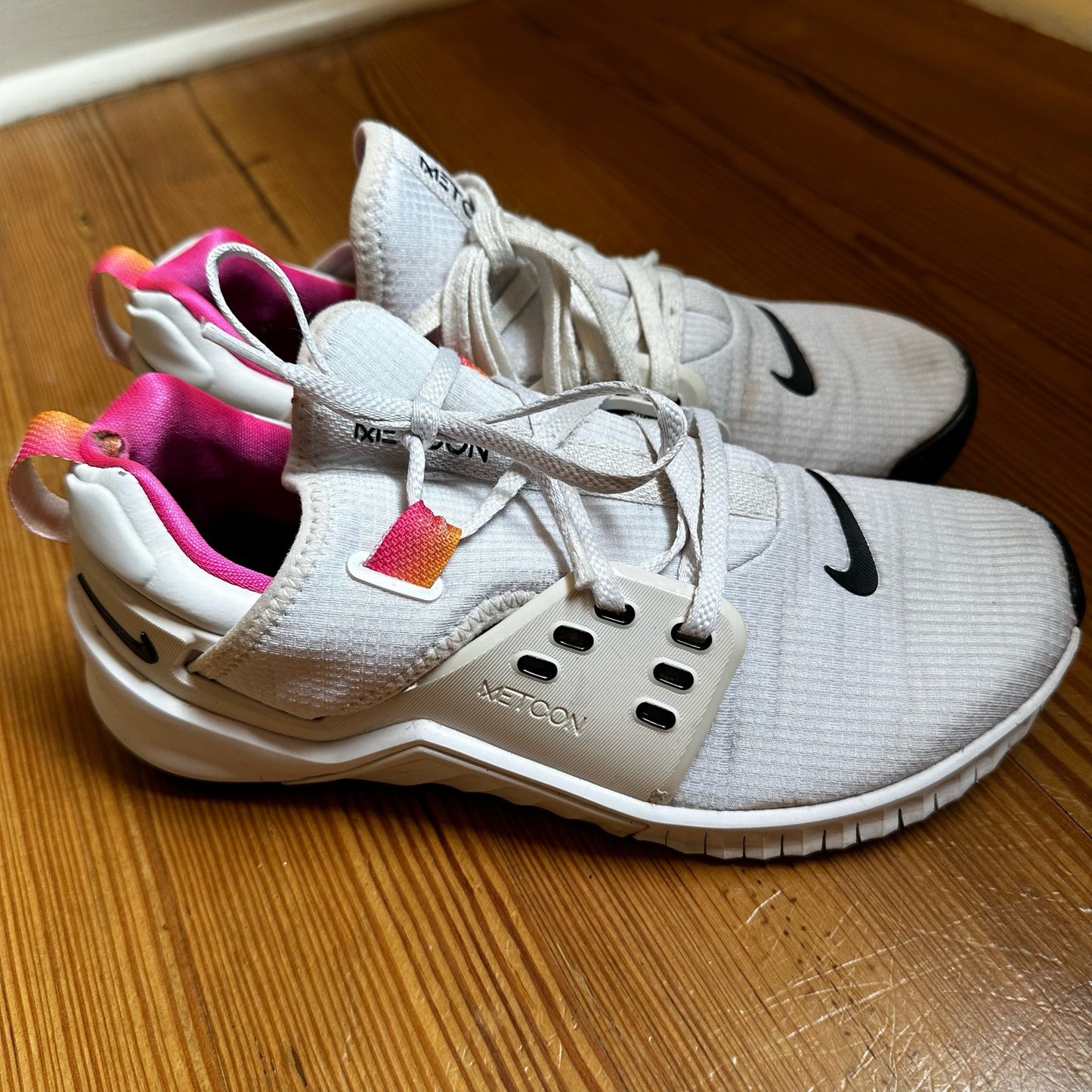 Nike Free Metcon 2 white fuchsia running shoe SIZE 8.5