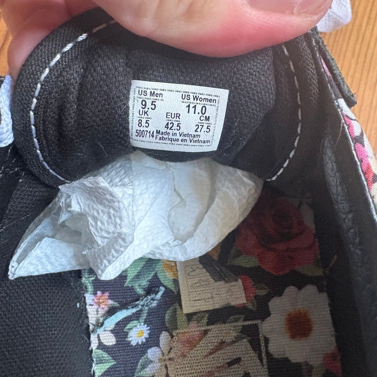 VANS Garden Floral black suede floral print low top lace sneakers SIZE W11, M9.5