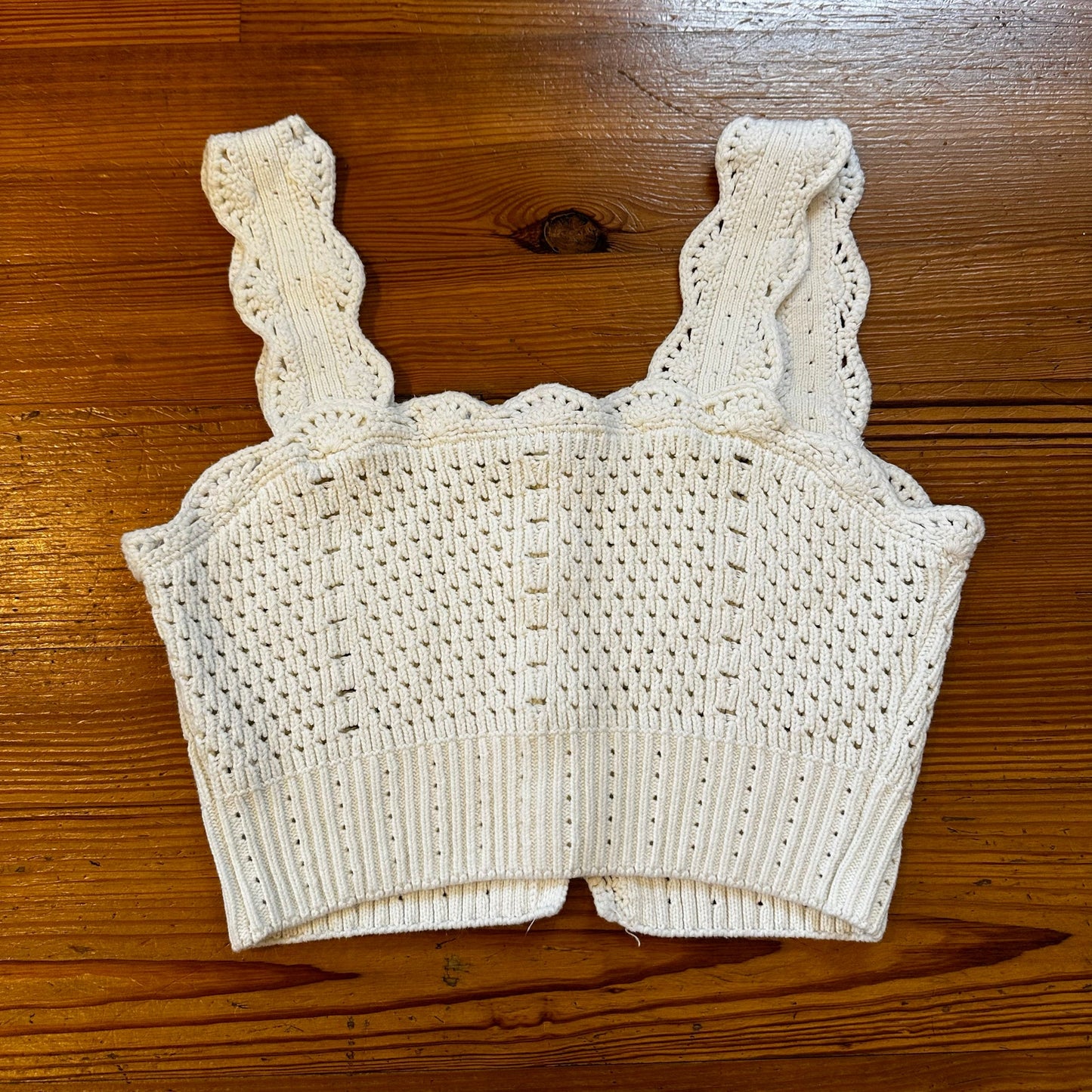 English Factory scalloped white crochet cropped sleeveless button tank top SIZE L