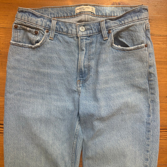 Abercrombie & Fitch light was baggy low rise womens jeans SIZE 4