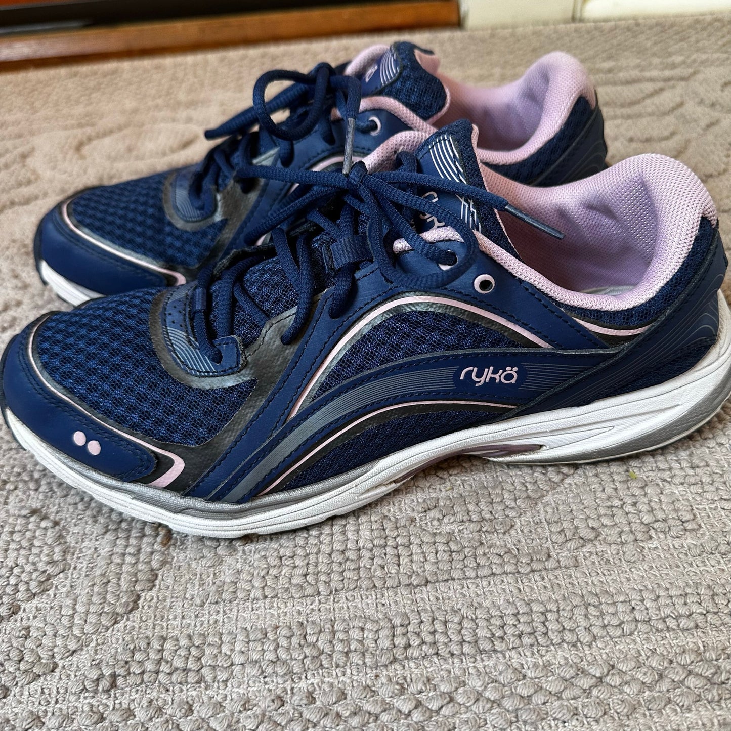 Ryka Sky Walk blue light purple lace up walking sneakers SIZE 9.5M