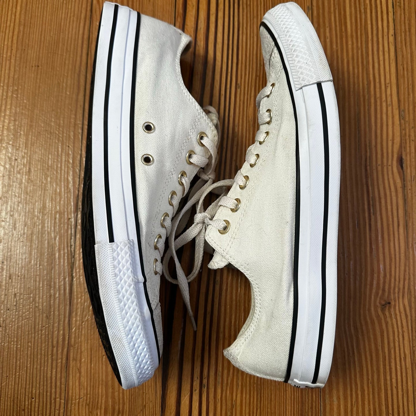 Converse All Star cream metallic toe low top sneakers SIZE 11