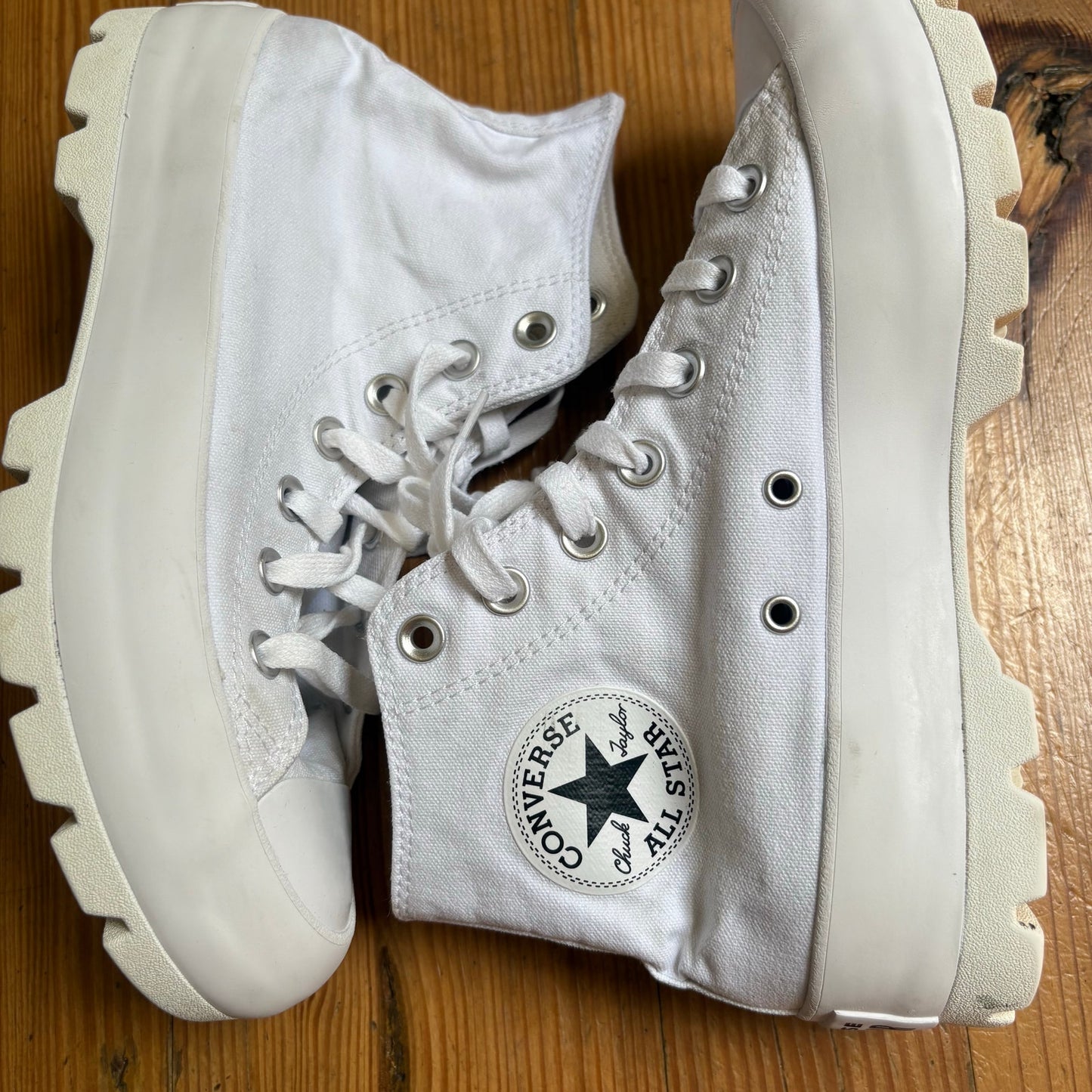 Converse All Star Chuck Taylor white lugged sole sneaker SIZE 8