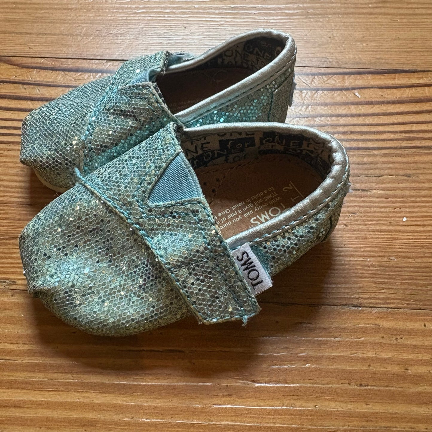 TOMS classic blue glitter slip on flat baby shoes SIZE 2