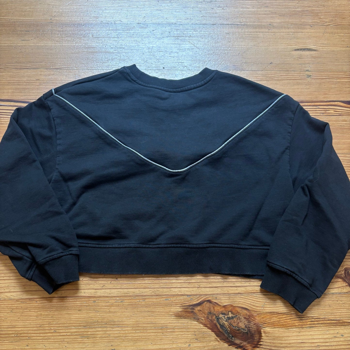 Monat Gear black cropped logo crew sweatshirt SIZE 2XL