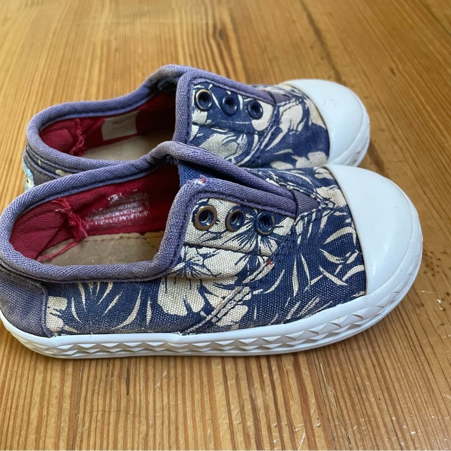 Toms navy blue palm floral slip on toddler sneaker SIZE 6