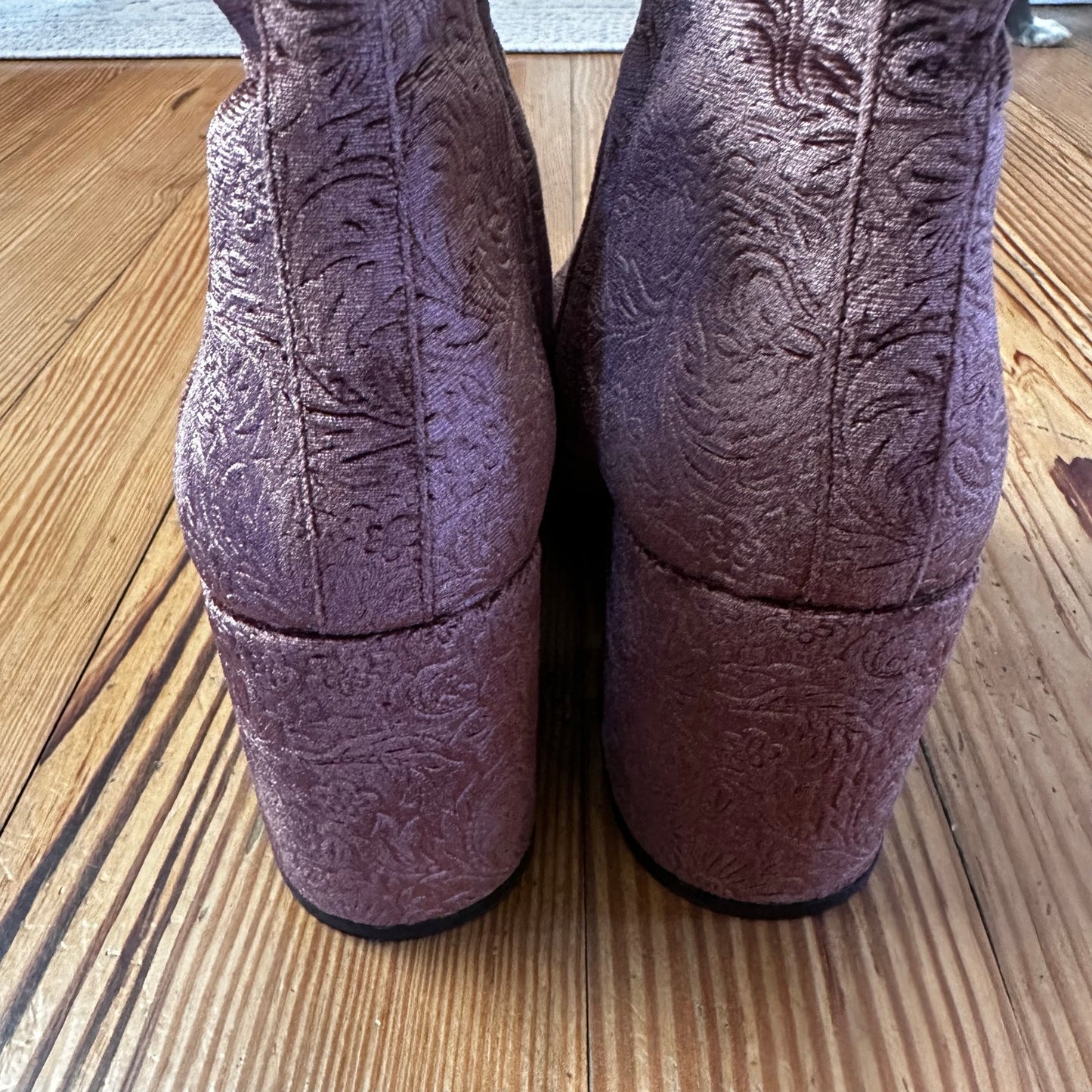Sam Edelman Taye mauve purple velvet floral embossed ankle bootie SIZE 10