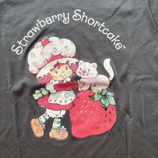 Strawberry Shortcake dark gray graphic short sleeve baby shirt SIZE S