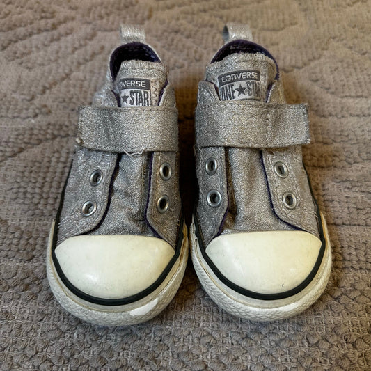 Converse All Star silver glitter star side low top velkro sneakers SIZE 6