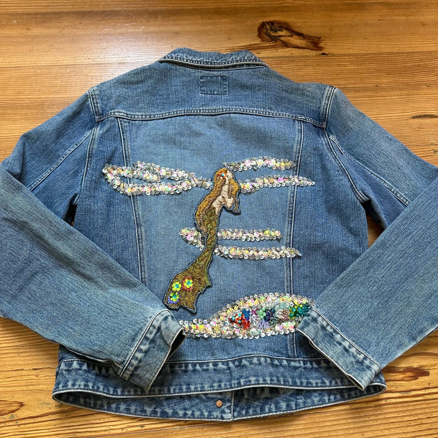Guess Jeans medium wash beaded mermaid embellished beaded jean jacket SIZE XL