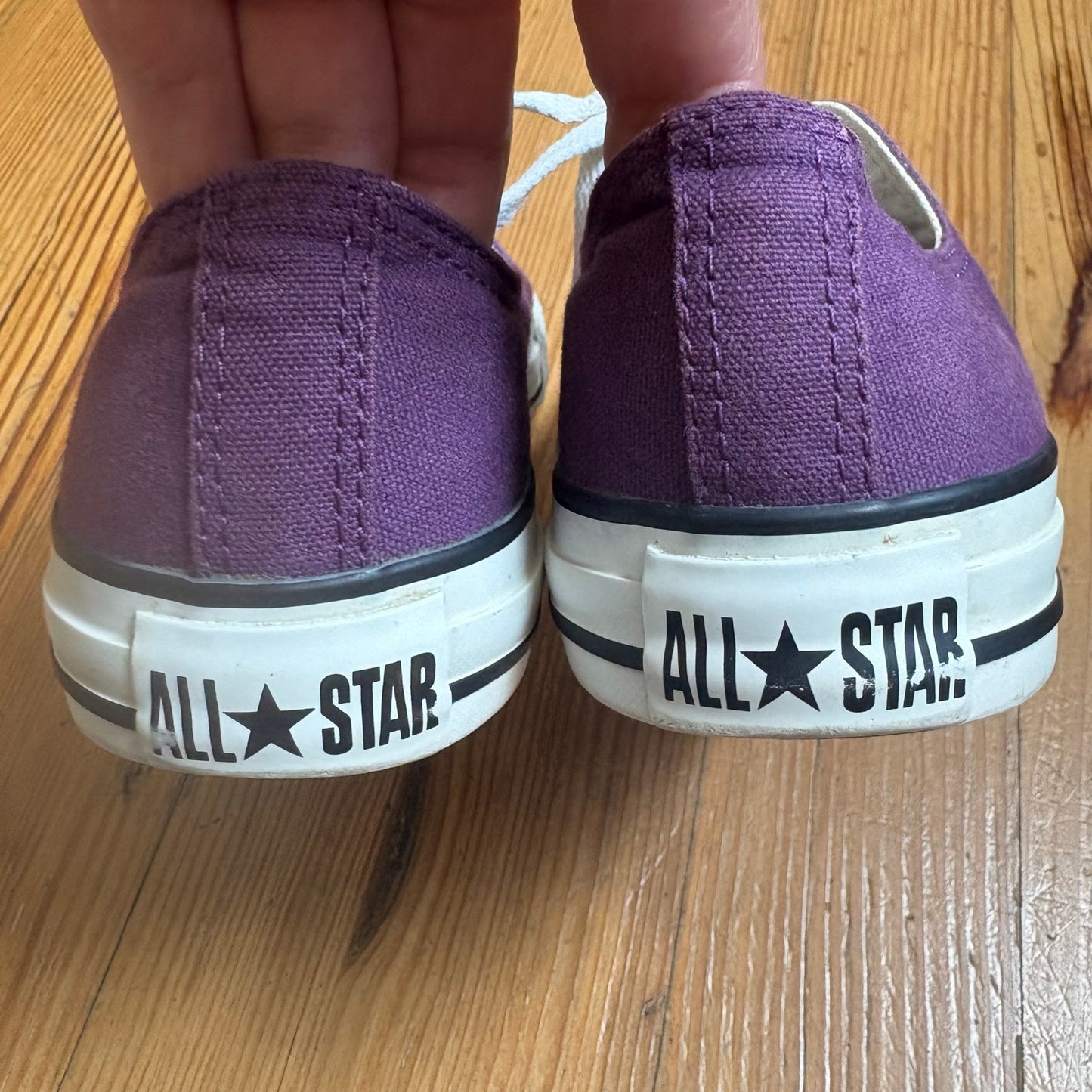 Converse All Star unisex purple low top lace up sneakers SIZE M6, W8