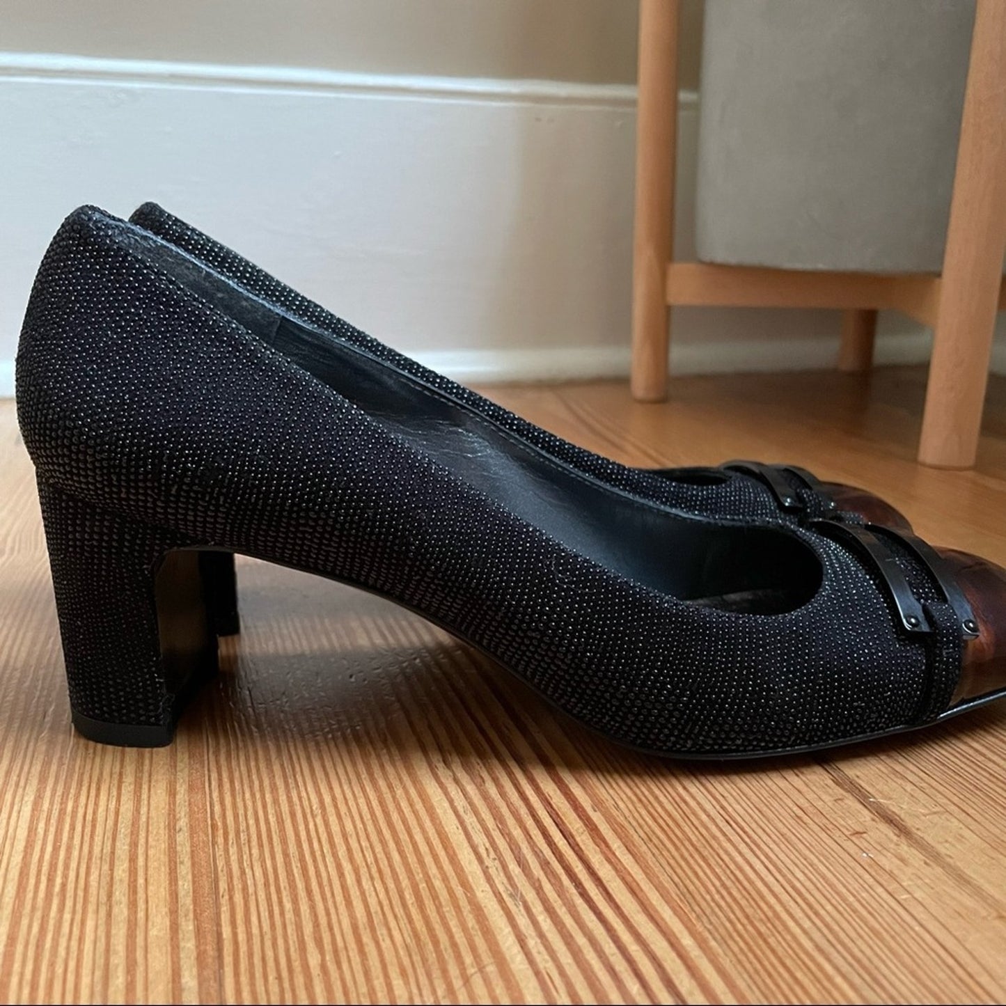 Stuart Weitzman black textured tortoise shell tip pump SIZE 7M