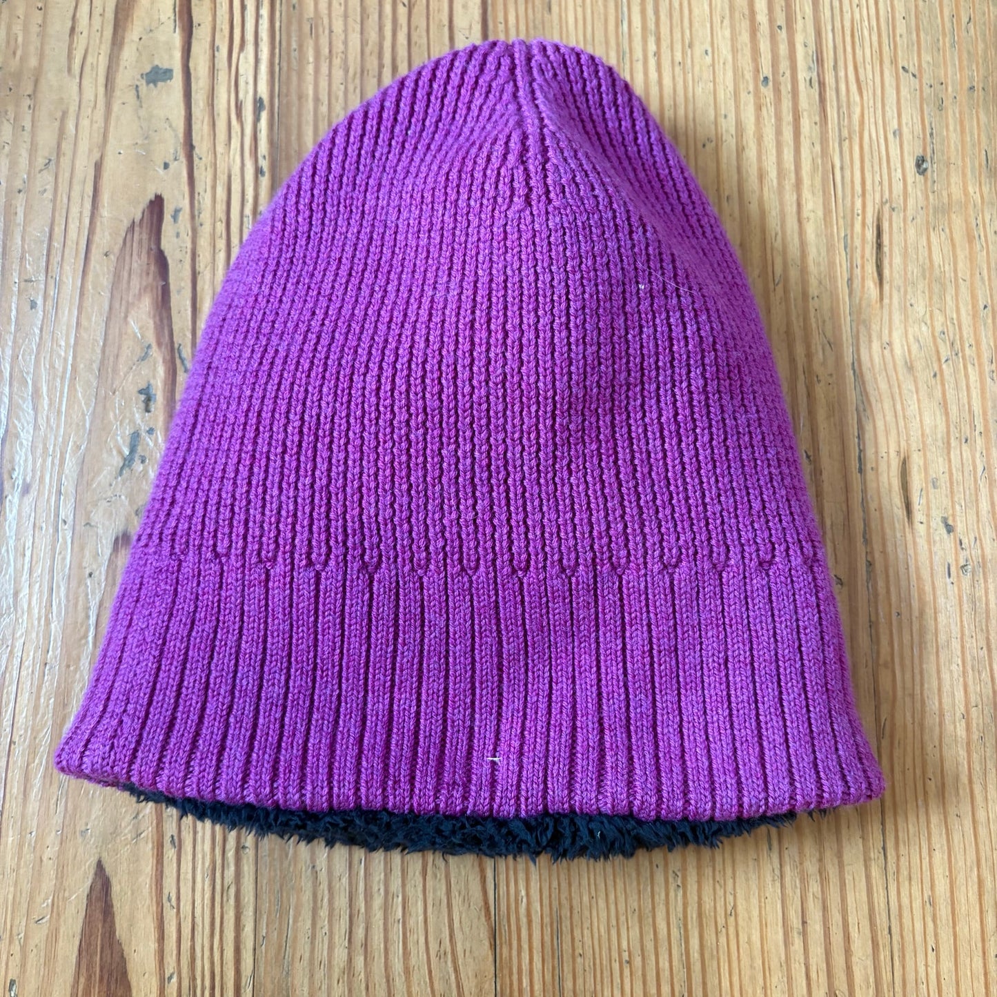 Lululemon purple black fleece merino wool lined womens beanie hat
