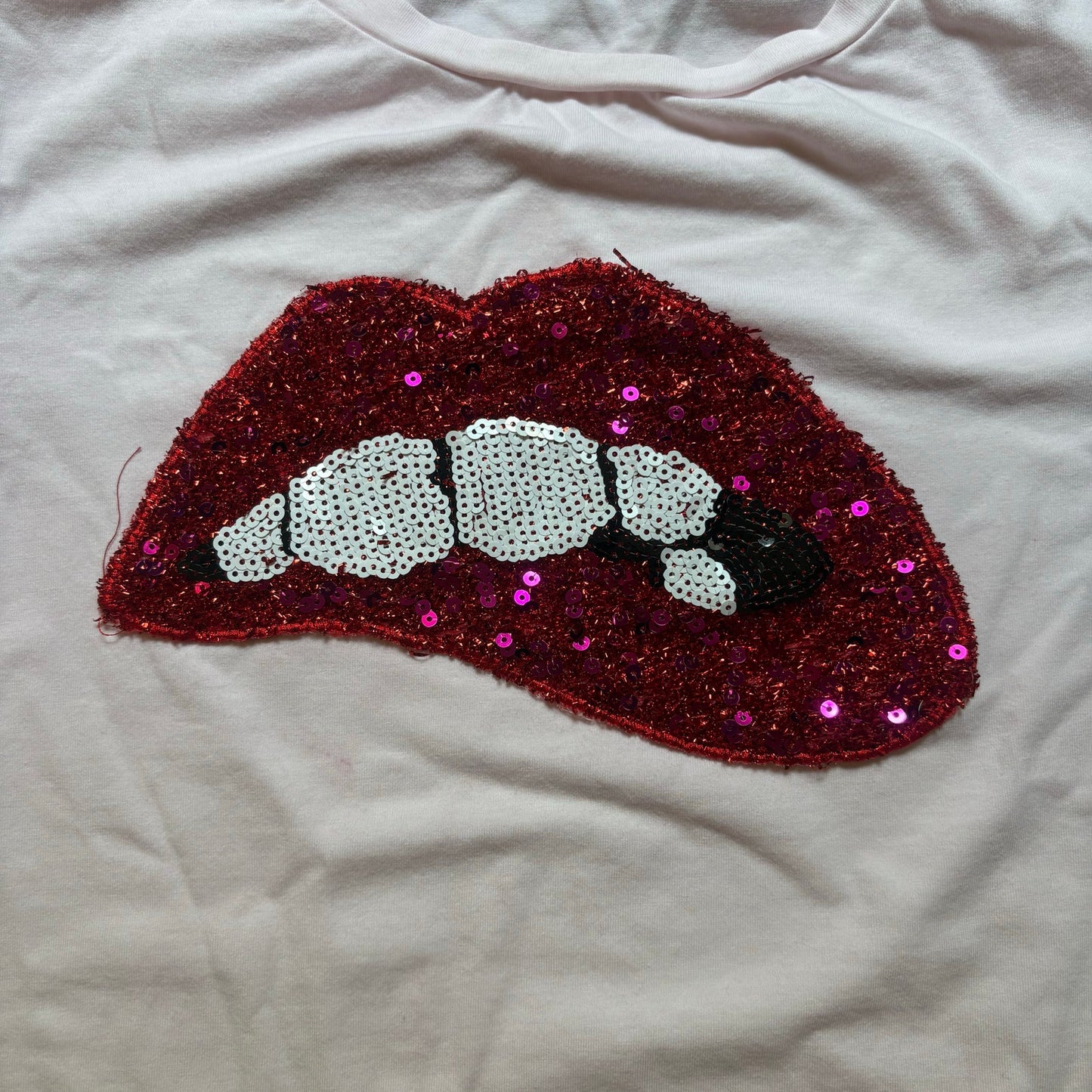 Shein light pink textured lips short sleeve graphic shirt SIZE XL