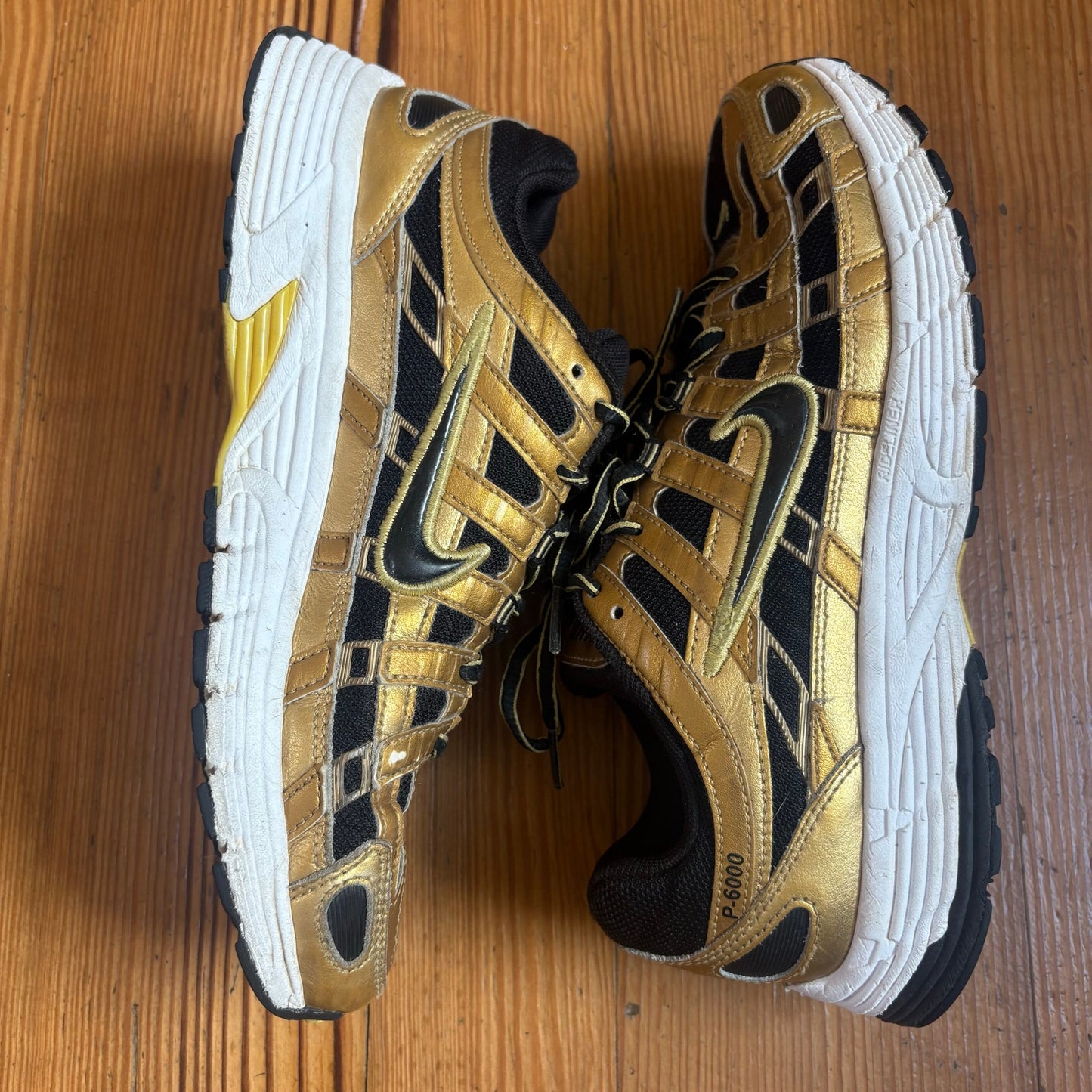 Nike P-6000 metallic gold black low top lace mens sneakers SIZE 8