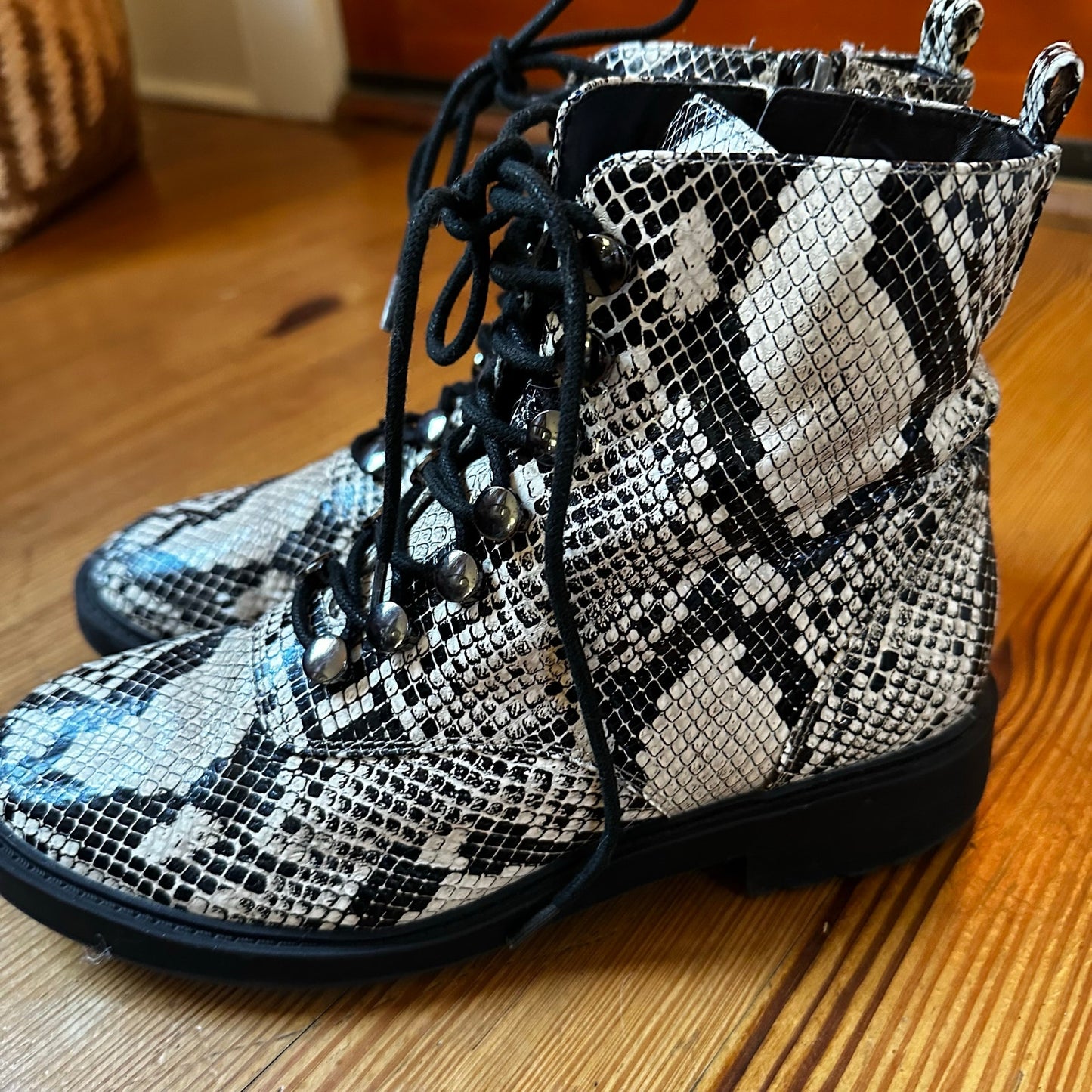Linea Paolo patent leather black white snake print lace up combat boots SIZE 8.5