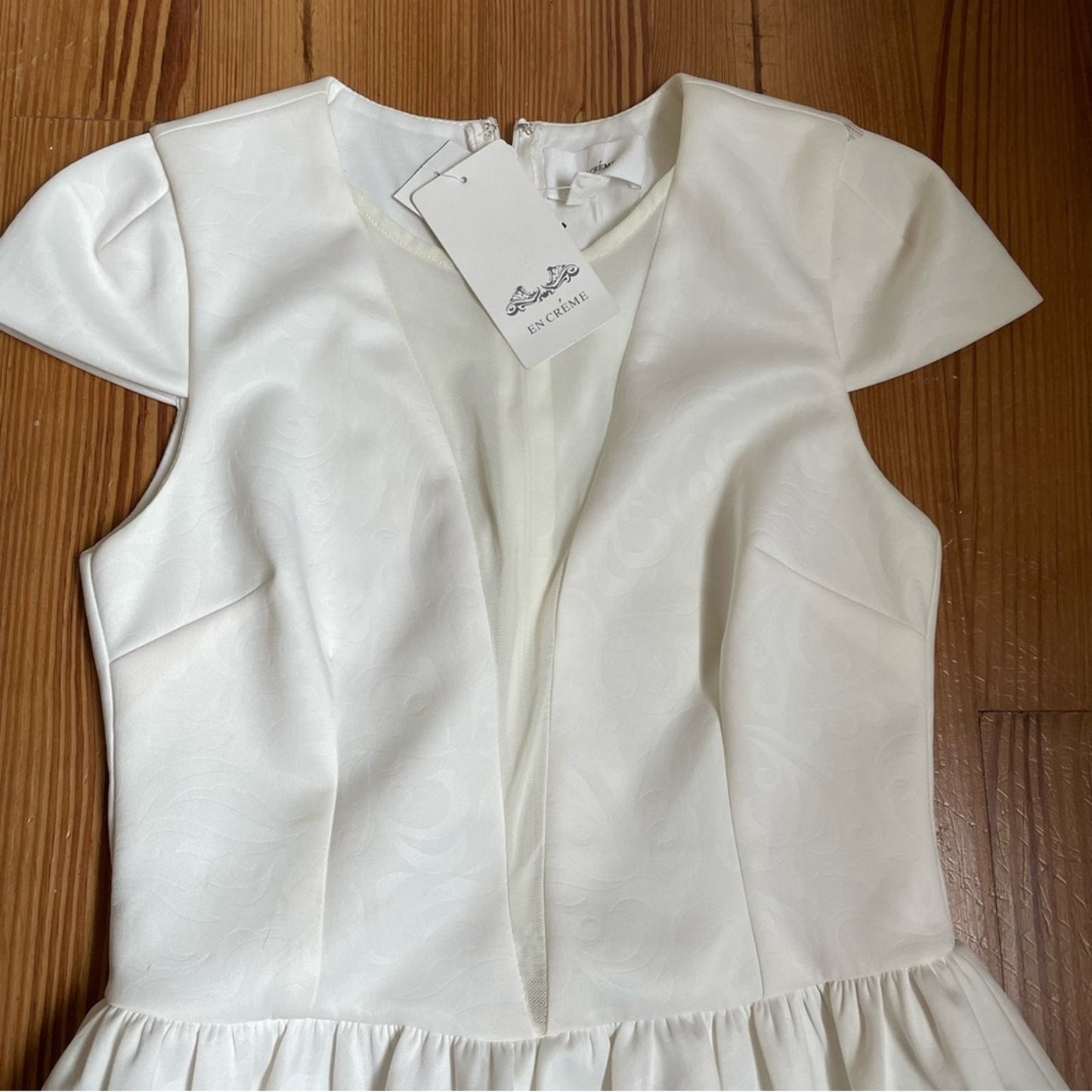 NWT En Creme white deep V fit flare dress SIZE S