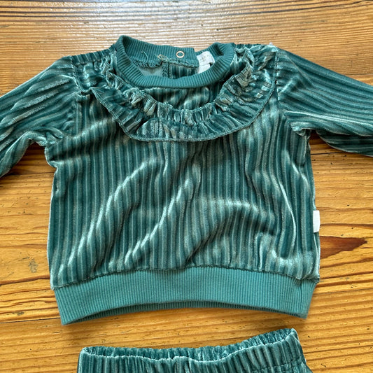 Tahari green velvet ribbed ruffle long sleeve pant set SIZE 0-3M