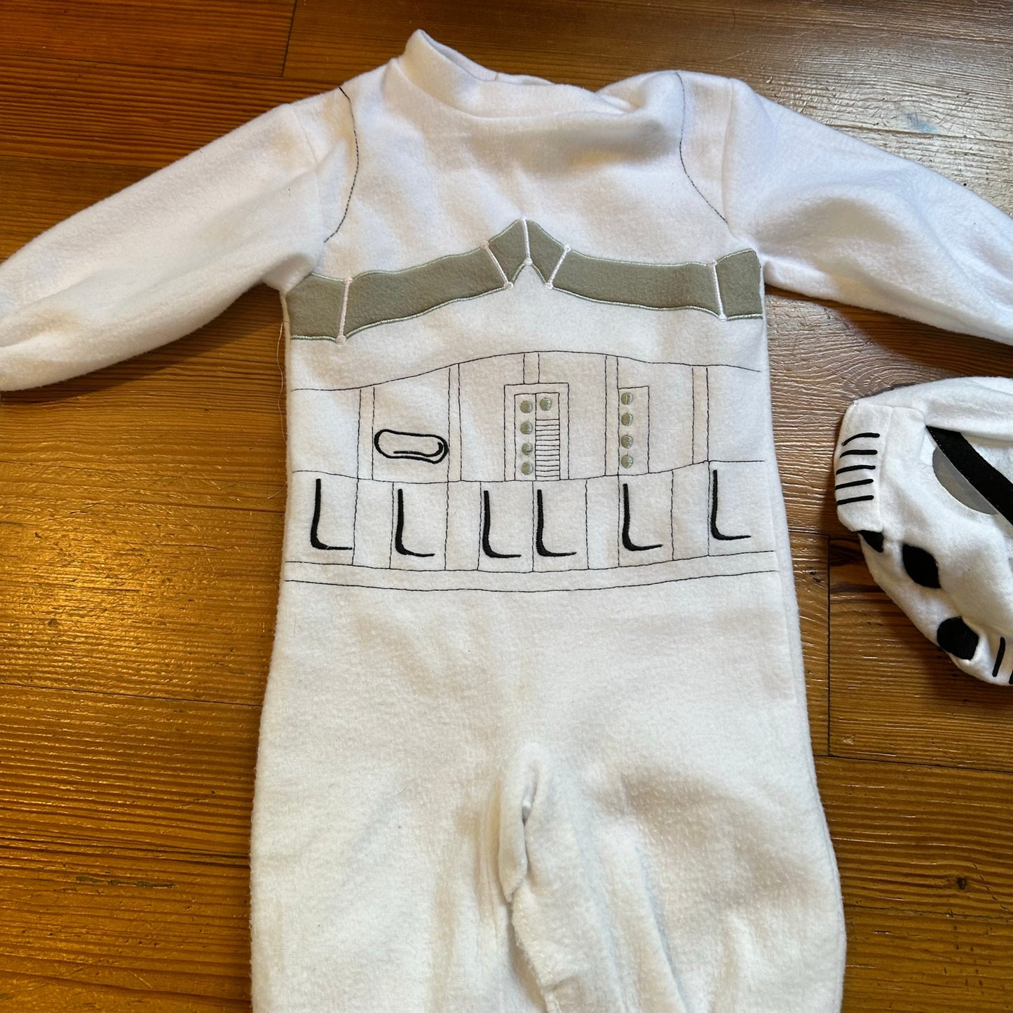 Rubies Star Wars white Storm Trooper one piece hat costume SIZE Infant