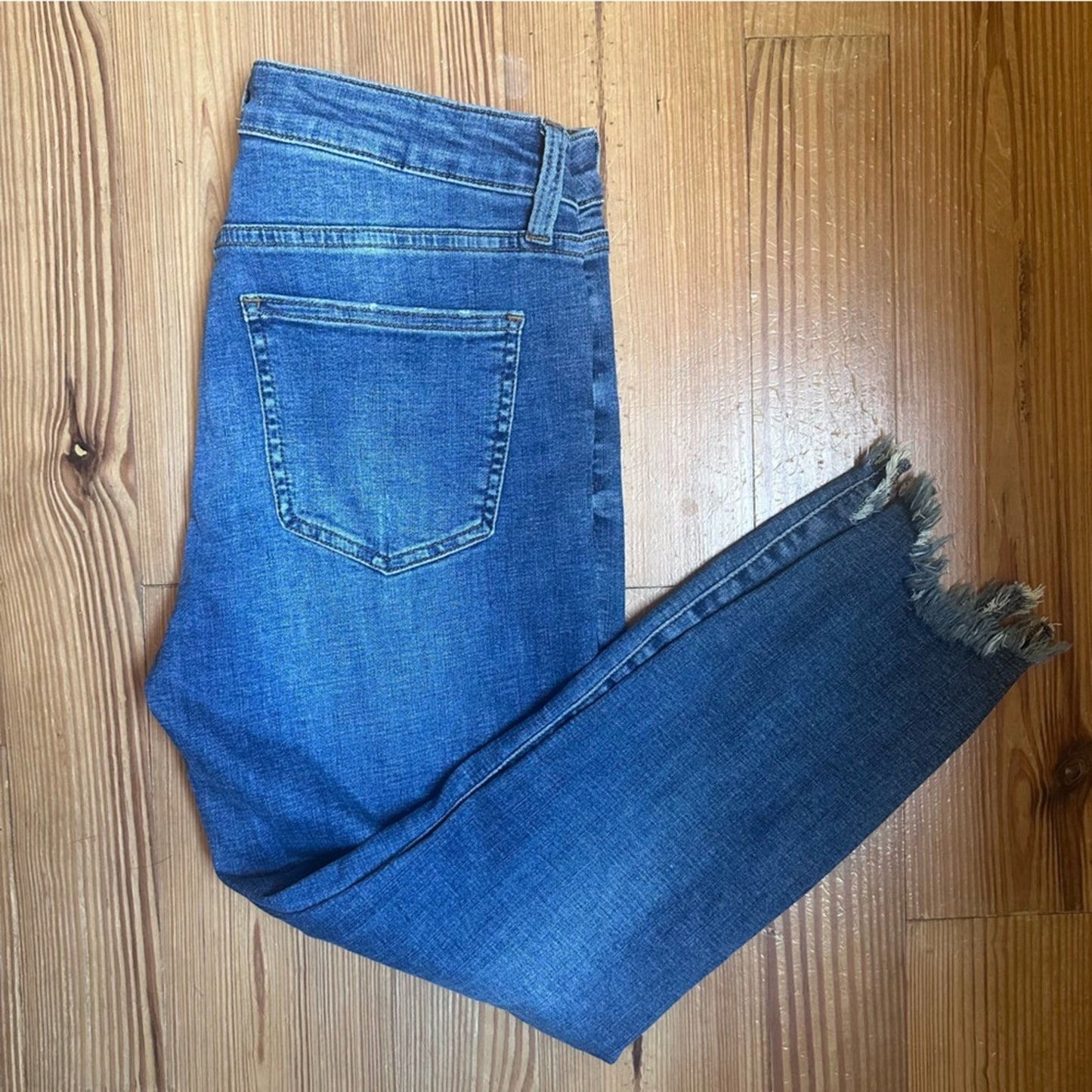 Pistola medium wash raw hem mid rise cropped pant SIZE 28