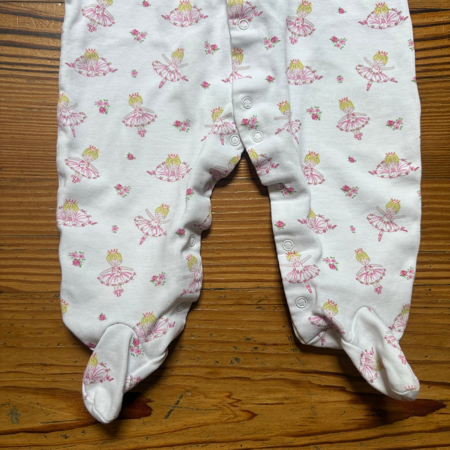 Kissy Kissy white pink ballet graphic snap long sleeve footie pajamas SIZE 9M