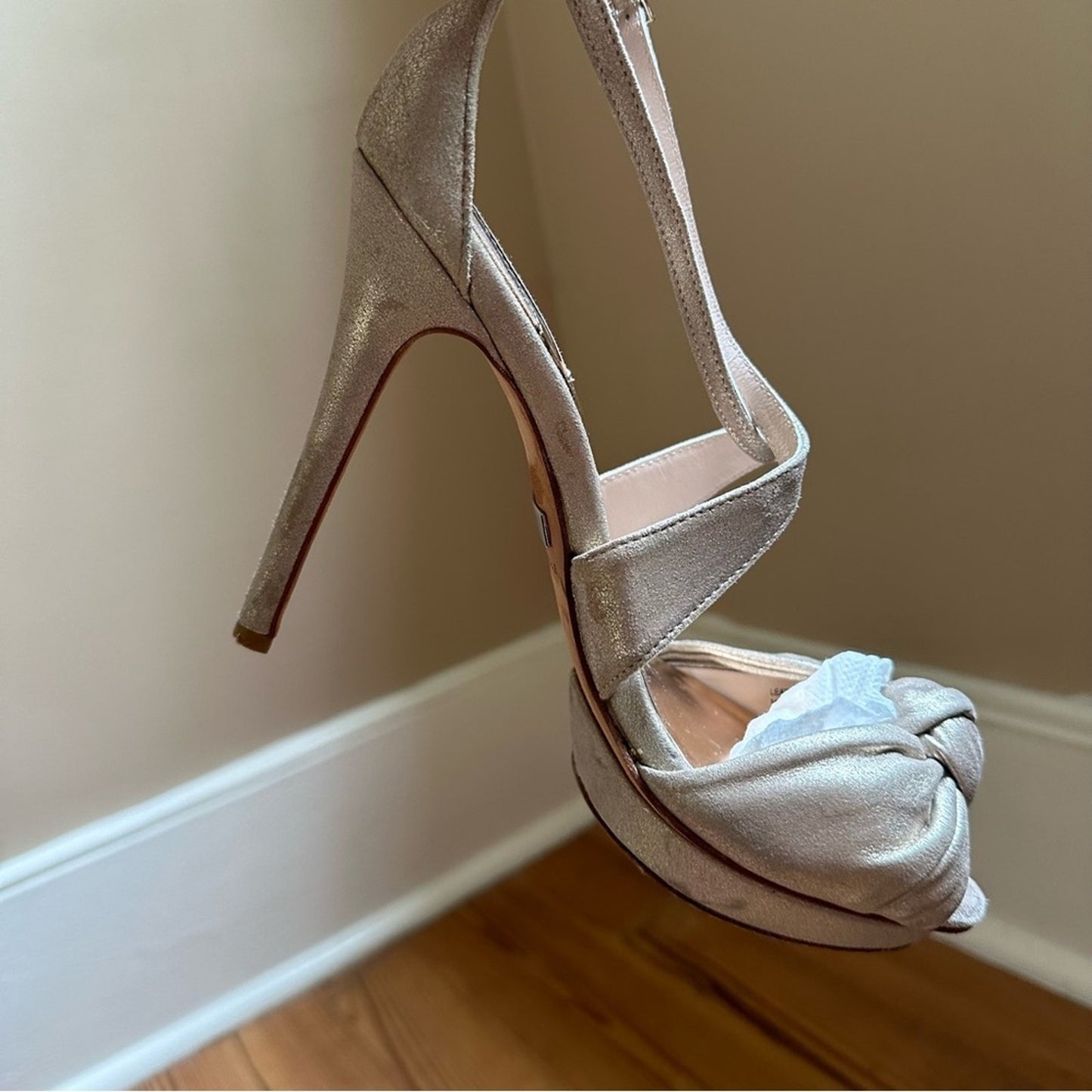 Badgley Mischka gold leather criss cross knot formal heels SIZE 8