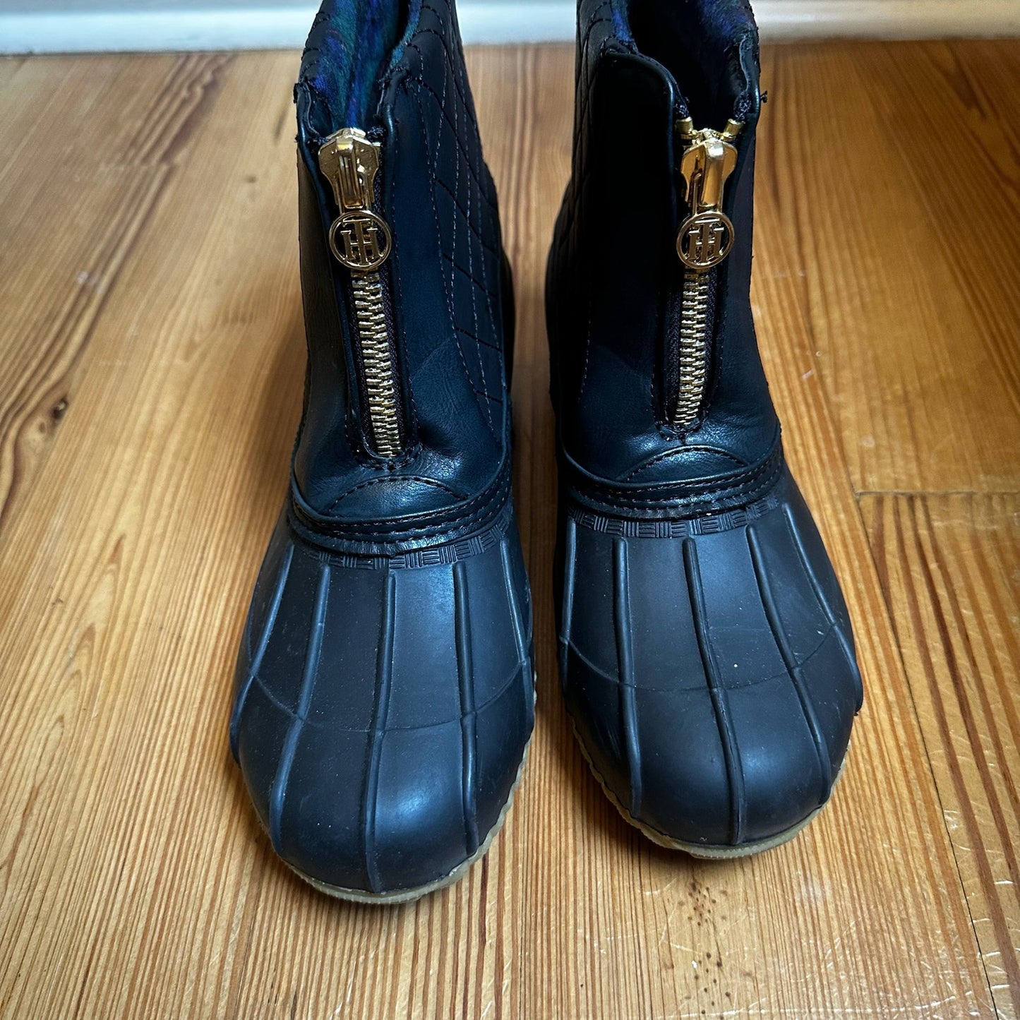 Tommy Hilfiger Twriani black zipper rain boot duck boot SIZE 9M
