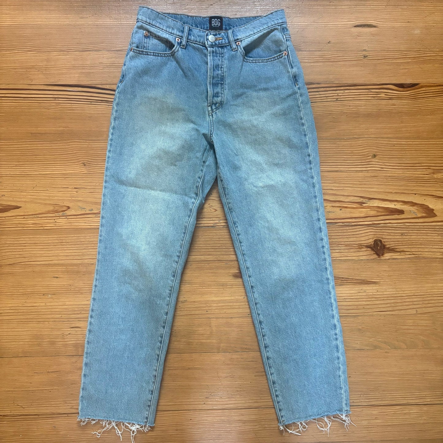 BDG Urban Outfitters light wash slim straight leg womens jeans SIZE 28