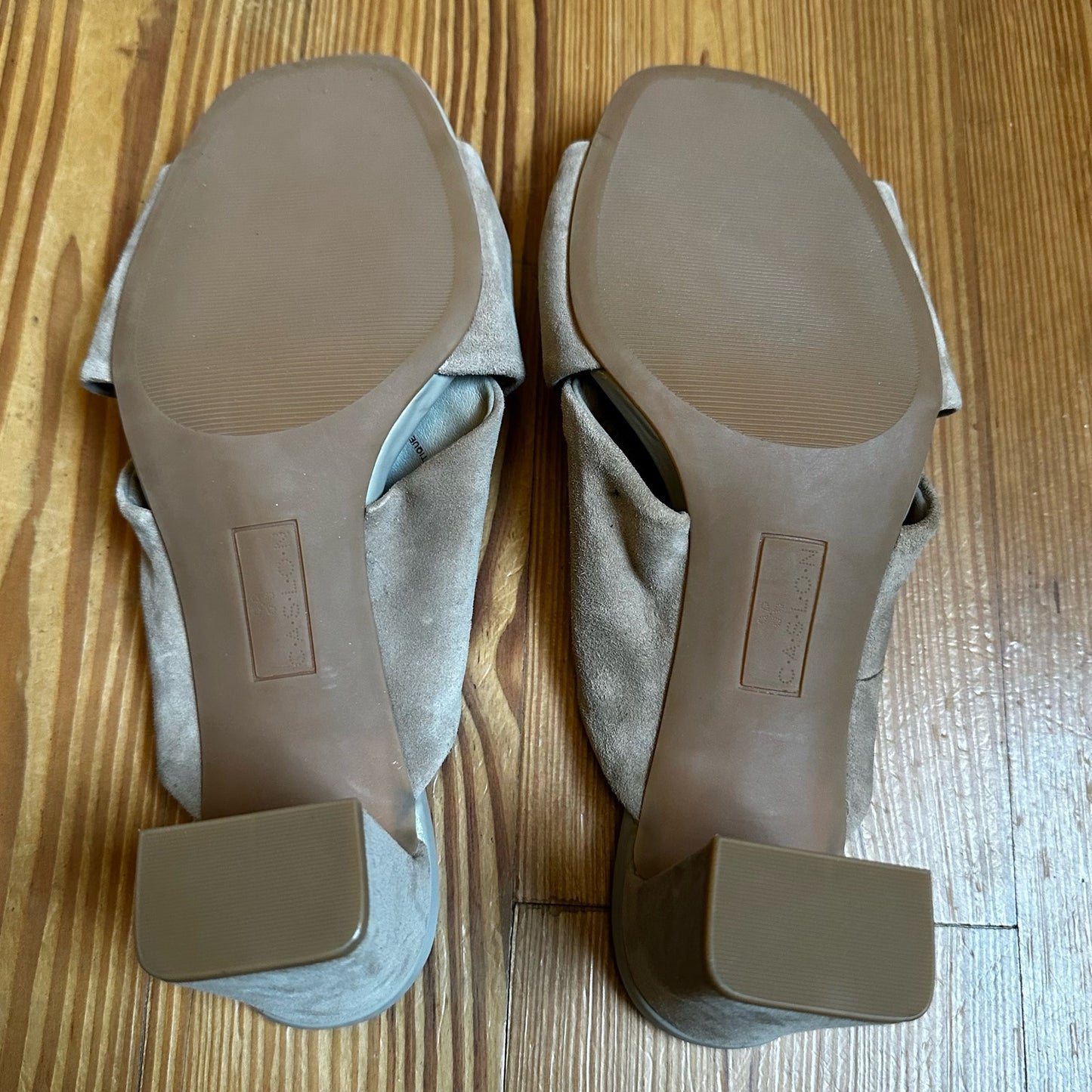 Caslon tan leather crisscross slip on heel sandals SIZE 9