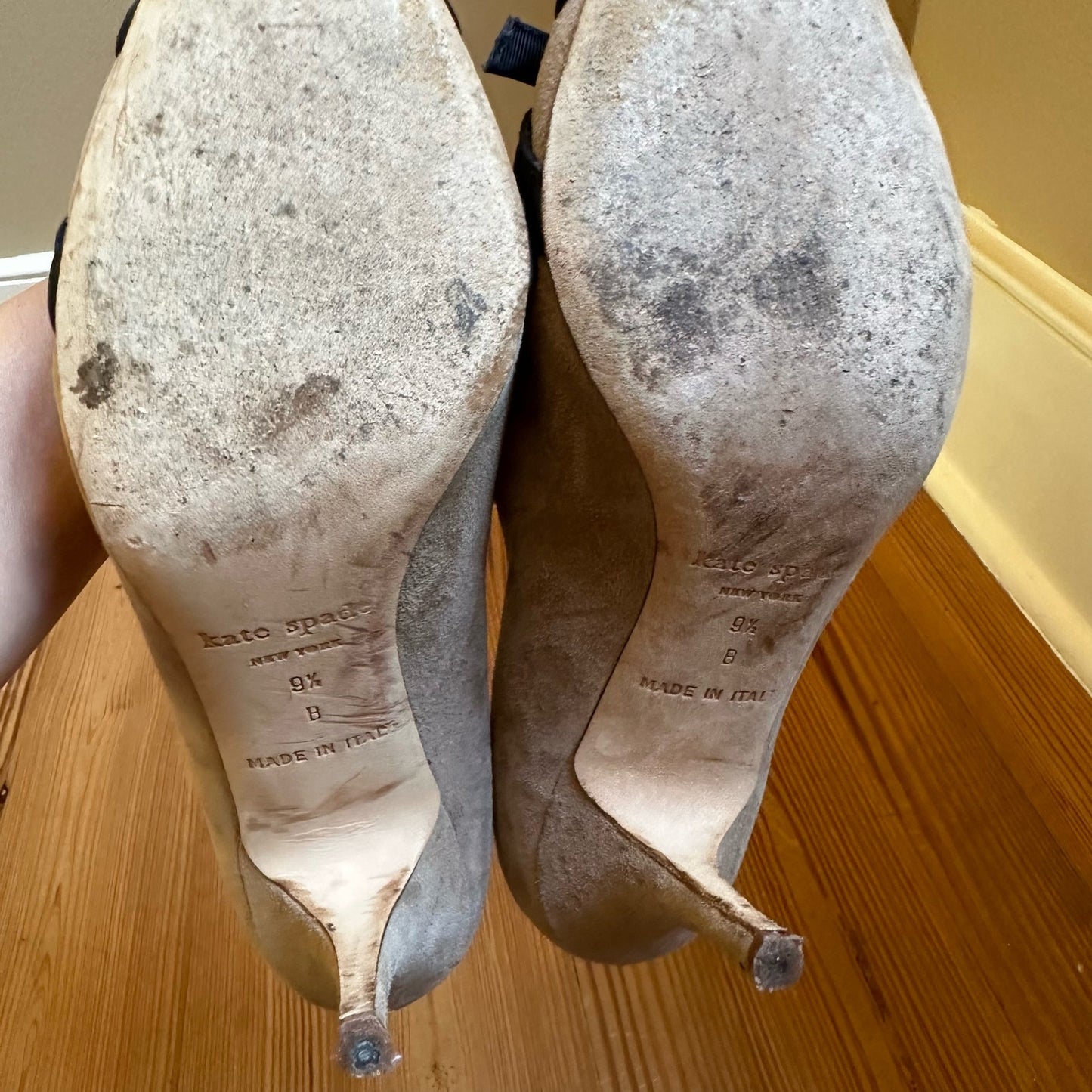 Kate Spade nude suede bow pointed toe pumps SIZE 9.5B