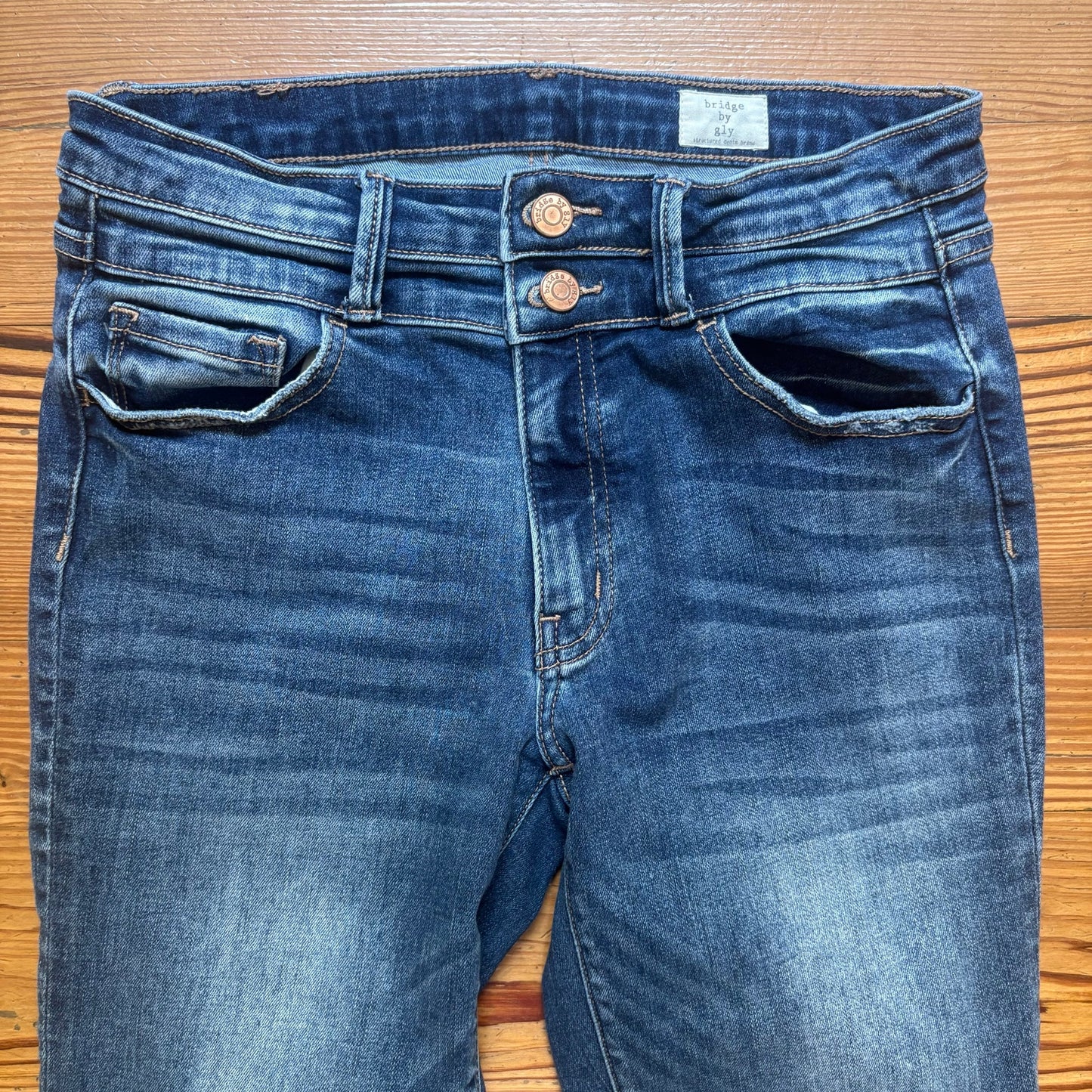 Bridge by Gly medium wash mid rise skinny jeans SIZE 28