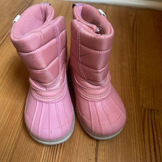 Oshkosh pink rubber sole lined waterproof snow boot SIZE 8